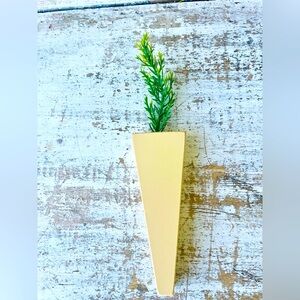 *Beige Wooden Deco Carrot